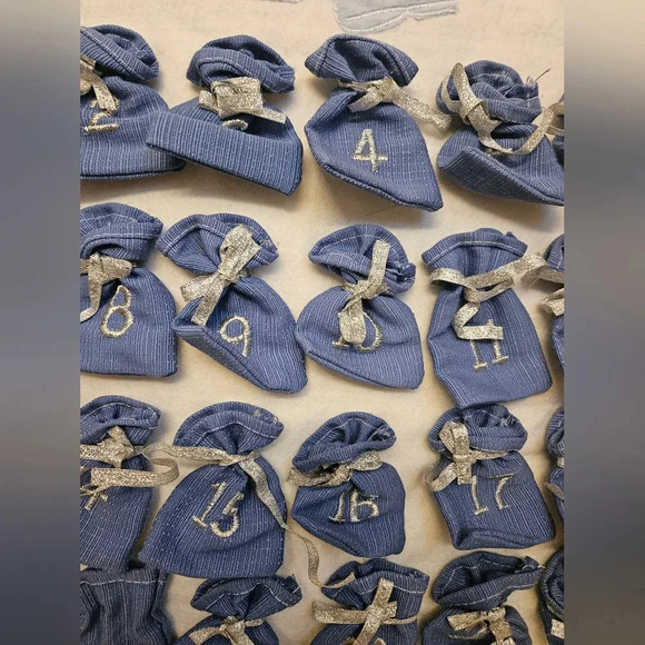 Snow Buddies advent calendar cloth banner with pocket bags countdown - Picture 3 of 10